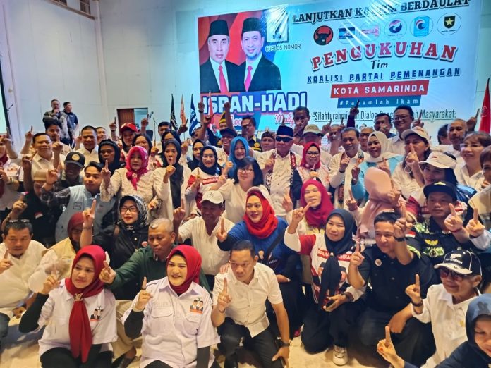 Pasangan cagub dan cawagub Kaltim, Isran NOoor dan Hadi Mulyadi bersama seluruh tim pemenangan, relawan, dan simpatisan di Ballroom Hotel Mesra, Rabu 2 Oktober 2024 pagi tadi. (FOTO: Tim Pemenangan Isran-Hadi for Akselerasi)