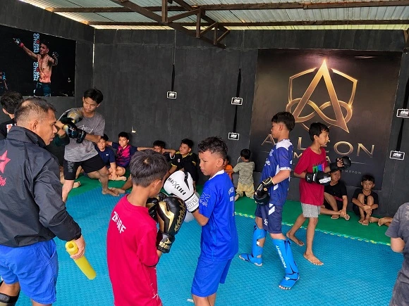 Calon Atlet Muda Samarinda Berlatih Langsung Bersama Eko Roni Saputra
