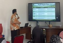 PKM di Desa Beringin Agung Kukar, Dosen dan Mahasiswa Polnes Ajarkan 7 Unsur Sapta Pesona